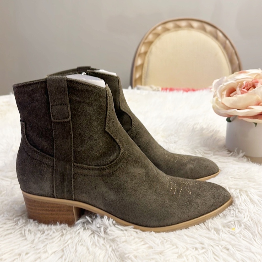 NEW $130 Dolce Vita x Anthropologie Amisha Suede western ankle boot women sz 7.5